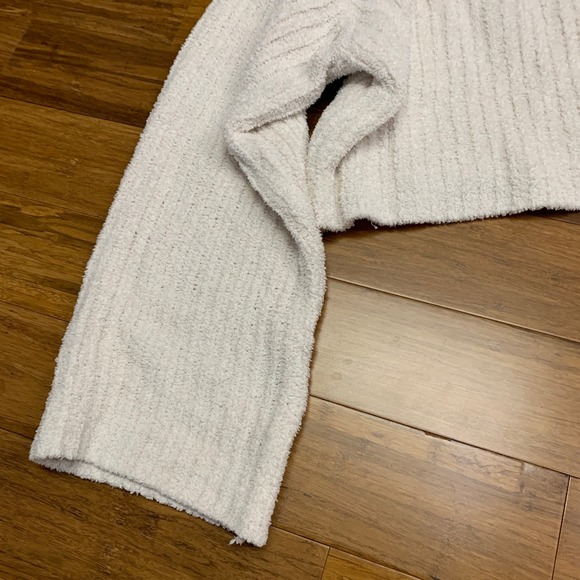 Lulus Cropped Sweater Womens Size‎ Medium Ivory White Fuzzy Knit Mock Neck Long - Picture 3 of 6